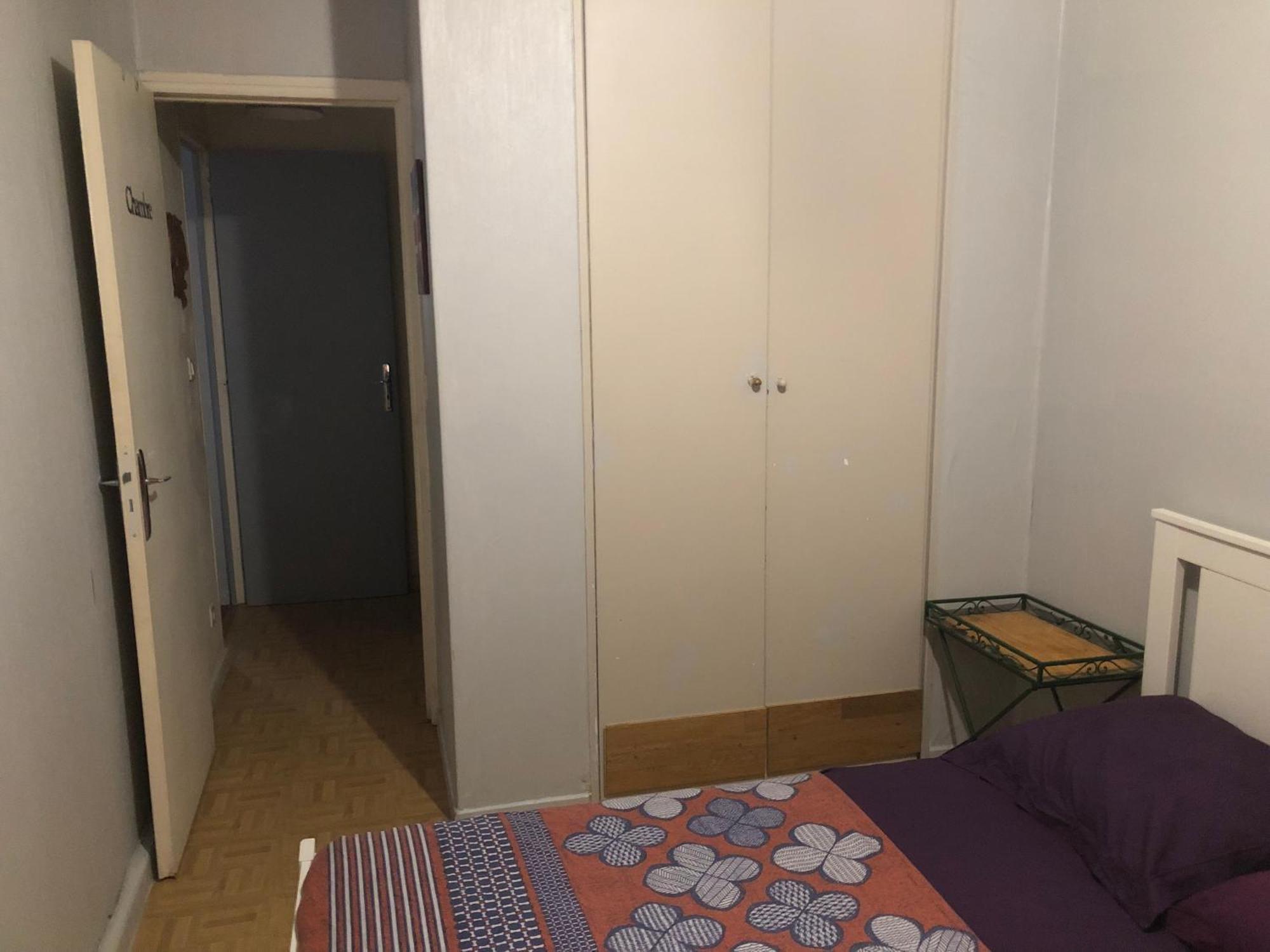 Guesthouse Familial Pour 2,3,4 Personnes De 44M2- Accessible Handic -Rez De Chaussee-Vues Sur Rue Et Patio Prive - Sejour, Chambre Separee-Cuisine,Salle De Bain,Lit Double Et Canape-Lit 2Pers-Entree De La Rue Berzelius-5 Minutes Du Metro Brochant-Lig Paris Dış mekan fotoğraf