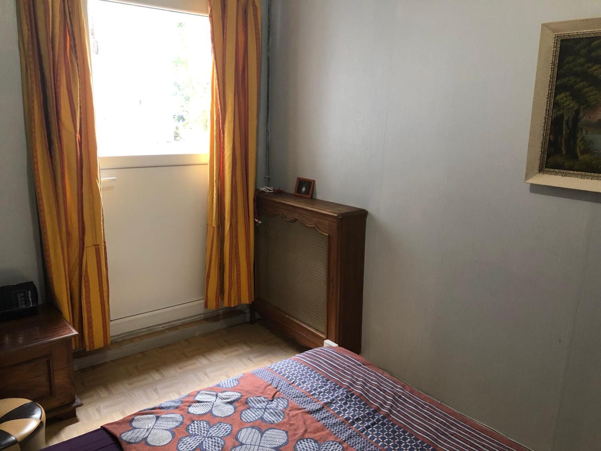 Guesthouse Familial Pour 2,3,4 Personnes De 44M2- Accessible Handic -Rez De Chaussee-Vues Sur Rue Et Patio Prive - Sejour, Chambre Separee-Cuisine,Salle De Bain,Lit Double Et Canape-Lit 2Pers-Entree De La Rue Berzelius-5 Minutes Du Metro Brochant-Lig Paris Dış mekan fotoğraf