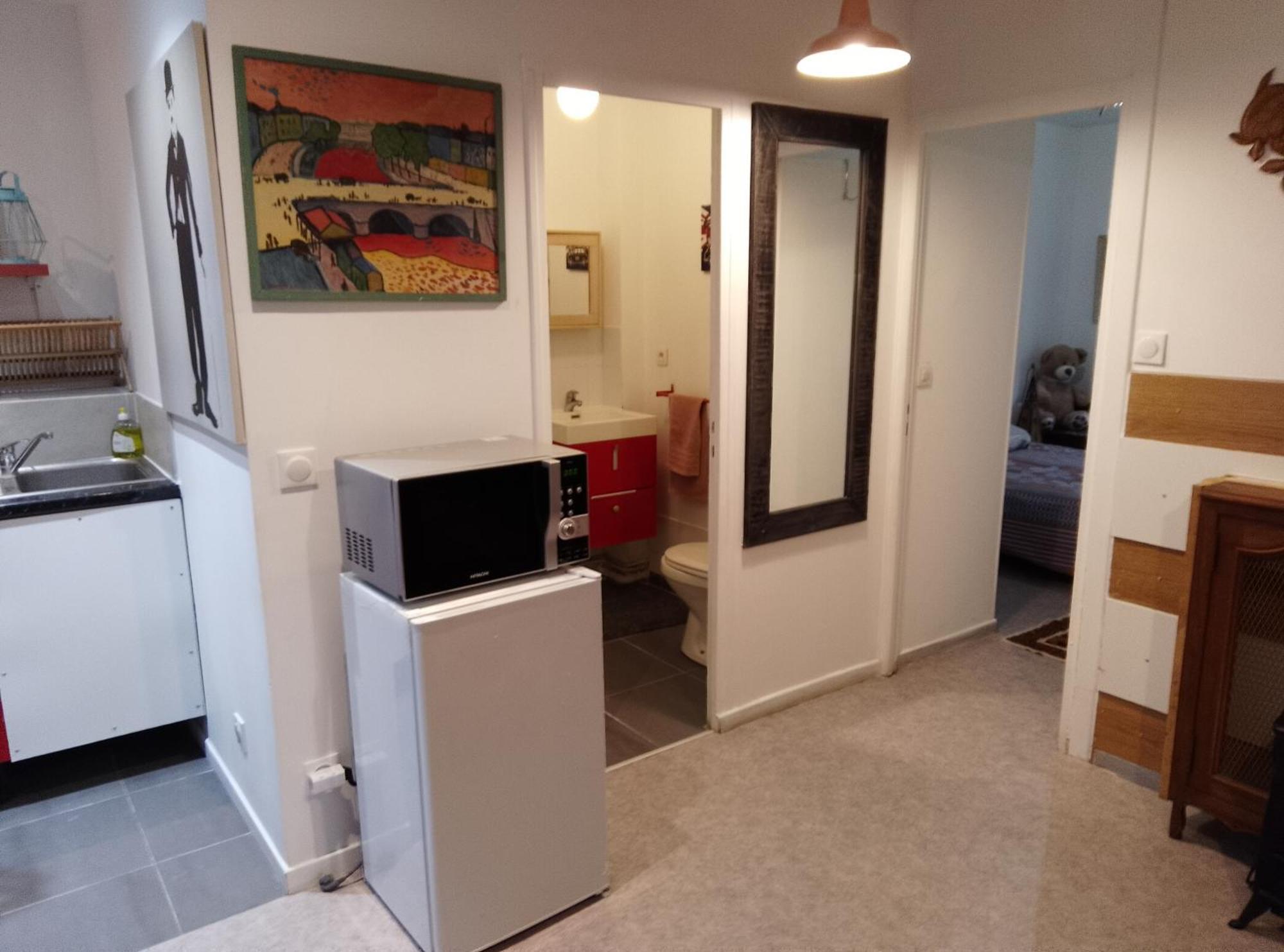 Guesthouse Familial Pour 2,3,4 Personnes De 44M2- Accessible Handic -Rez De Chaussee-Vues Sur Rue Et Patio Prive - Sejour, Chambre Separee-Cuisine,Salle De Bain,Lit Double Et Canape-Lit 2Pers-Entree De La Rue Berzelius-5 Minutes Du Metro Brochant-Lig Paris Dış mekan fotoğraf