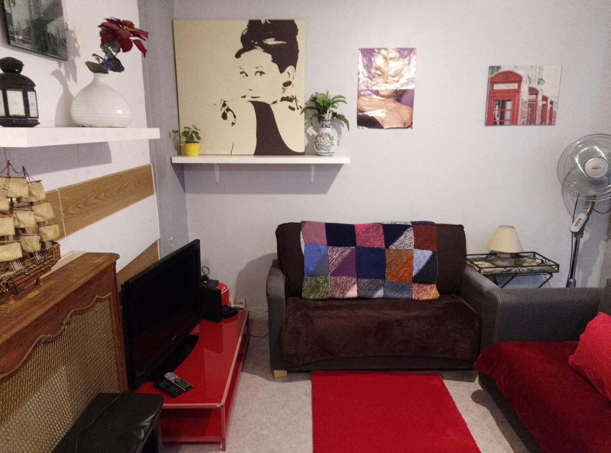 Guesthouse Familial Pour 2,3,4 Personnes De 44M2- Accessible Handic -Rez De Chaussee-Vues Sur Rue Et Patio Prive - Sejour, Chambre Separee-Cuisine,Salle De Bain,Lit Double Et Canape-Lit 2Pers-Entree De La Rue Berzelius-5 Minutes Du Metro Brochant-Lig Paris Dış mekan fotoğraf