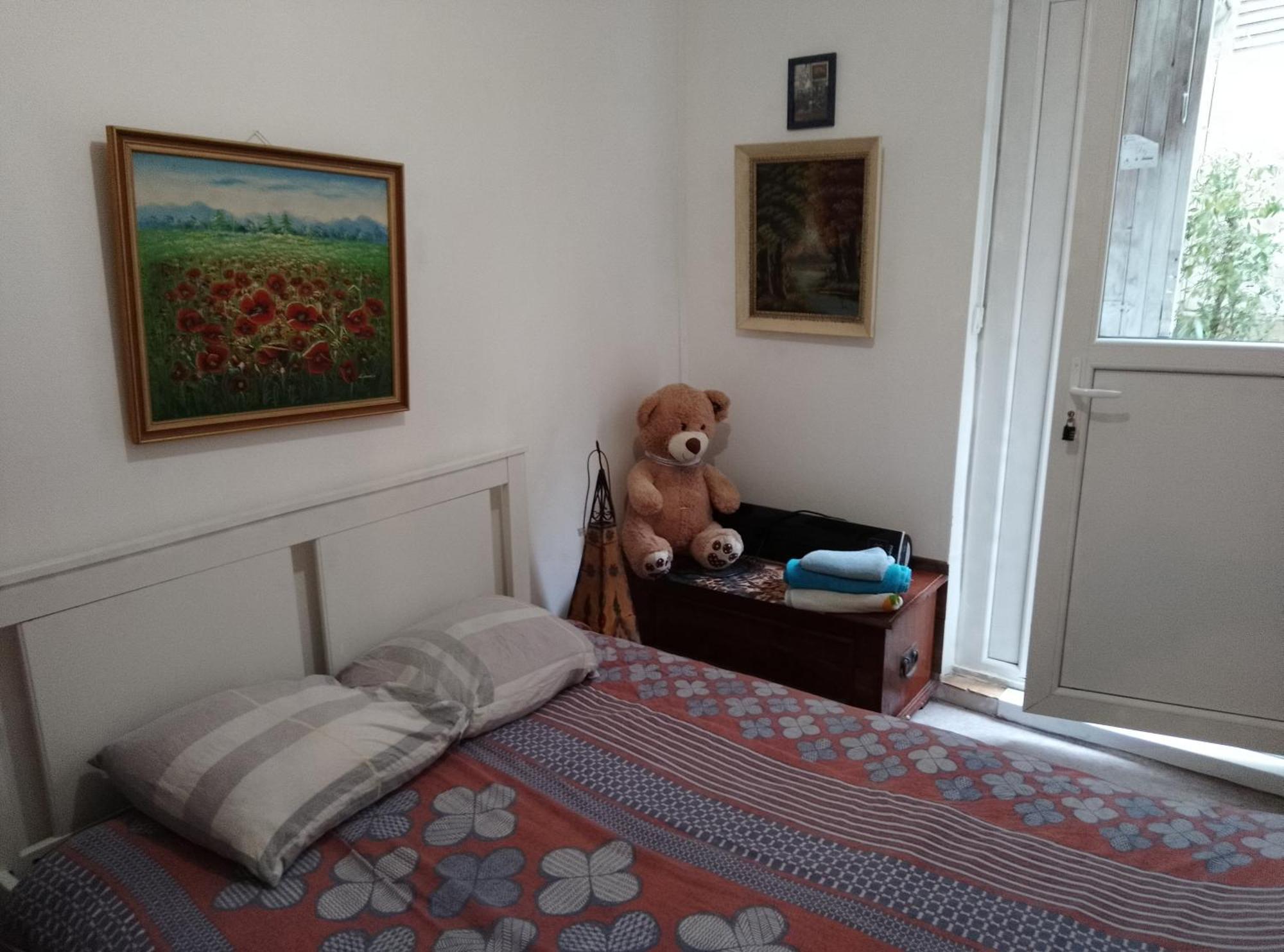 Guesthouse Familial Pour 2,3,4 Personnes De 44M2- Accessible Handic -Rez De Chaussee-Vues Sur Rue Et Patio Prive - Sejour, Chambre Separee-Cuisine,Salle De Bain,Lit Double Et Canape-Lit 2Pers-Entree De La Rue Berzelius-5 Minutes Du Metro Brochant-Lig Paris Dış mekan fotoğraf